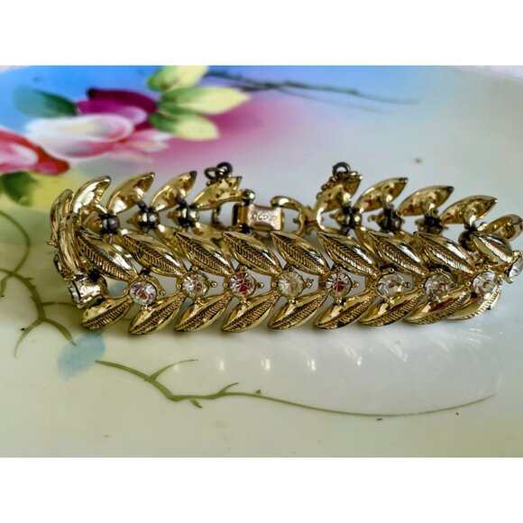 Vintage 1950s Coro Gold Tone Leaf Bracelet With Rhinestones - Picture 7 of 11